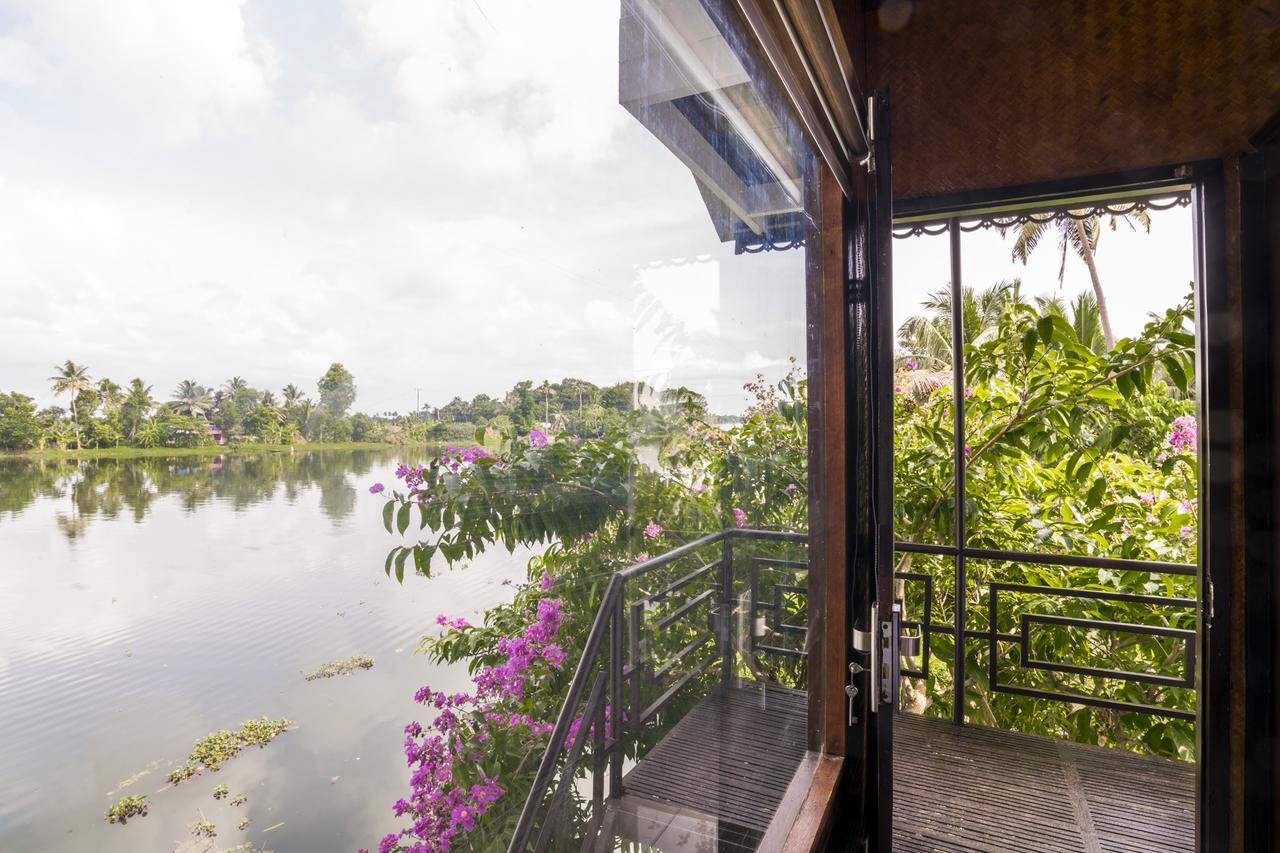 Warmth Lake Haven Alappuzha Exterior photo