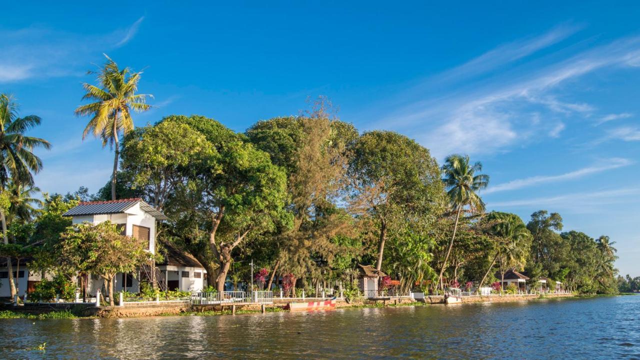 Warmth Lake Haven Alappuzha Exterior photo