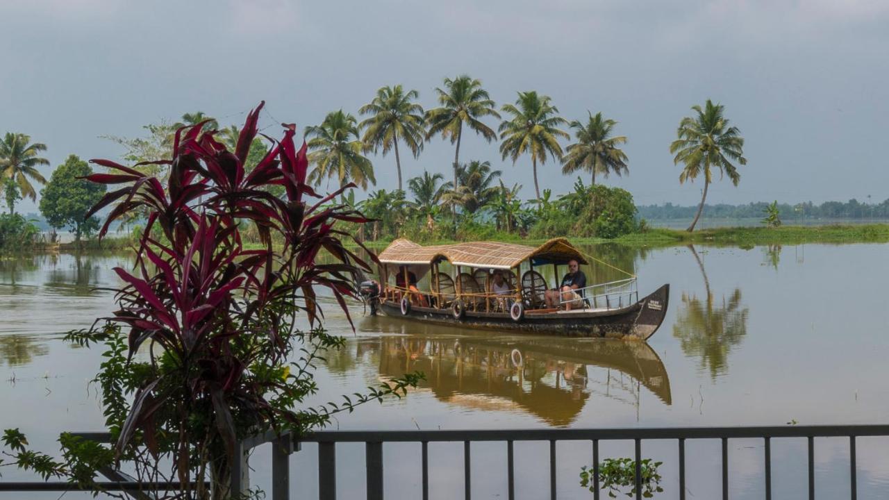 Warmth Lake Haven Alappuzha Exterior photo